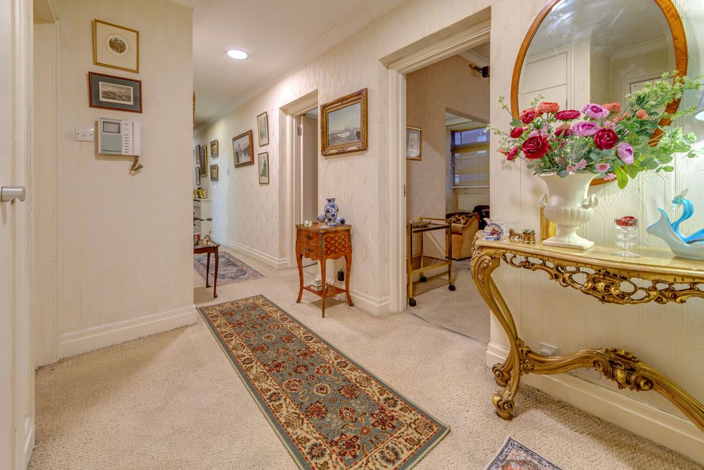 Property photo 1 of 16 0272