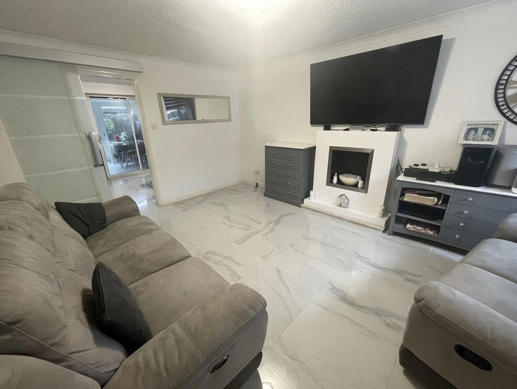 Property photo 2 of 13 Balcony