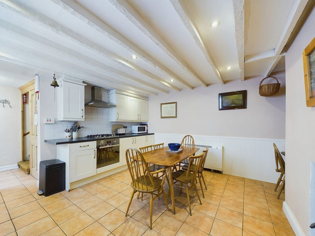 Property photo 2 of 25