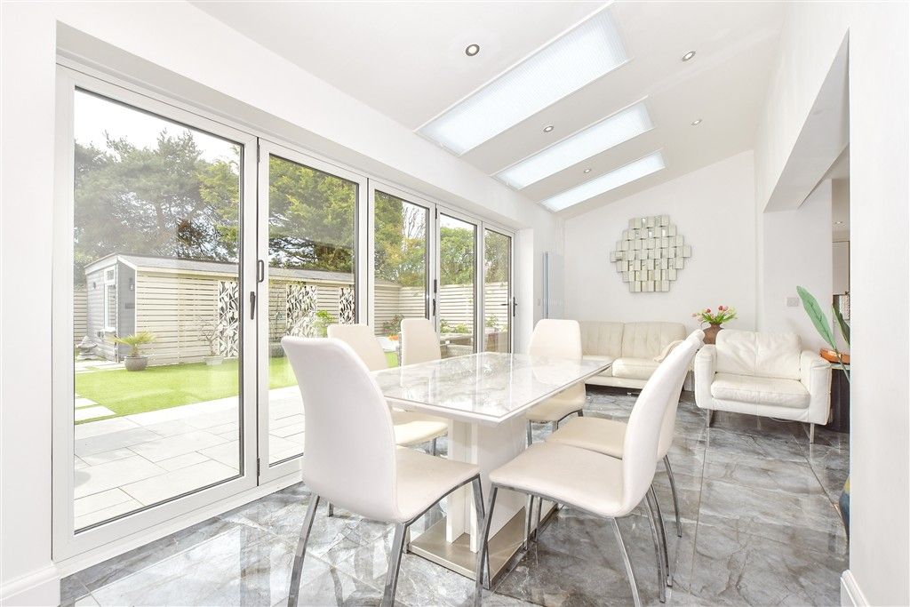 Property photo 3 of 20 Dining Area