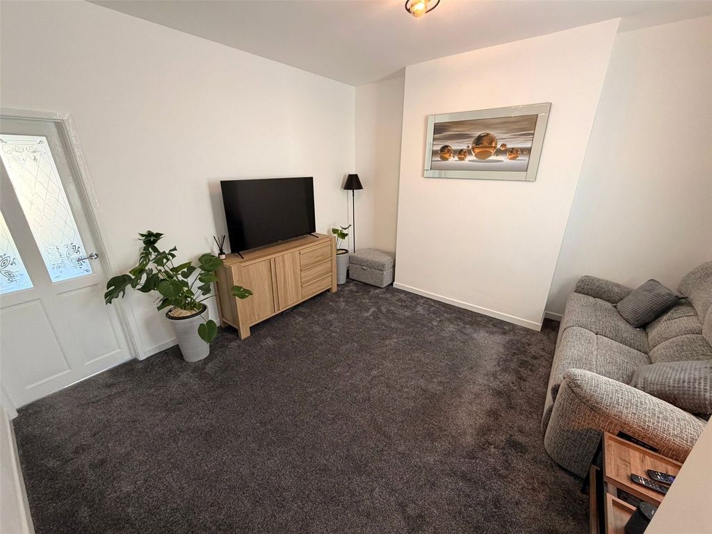 Property photo 2 of 22 Picture No. 08