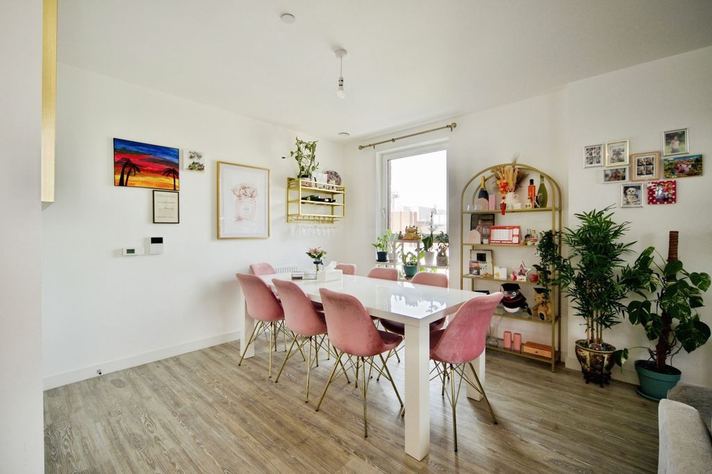 Property photo 2 of 21 Pbox-Img.Jpg