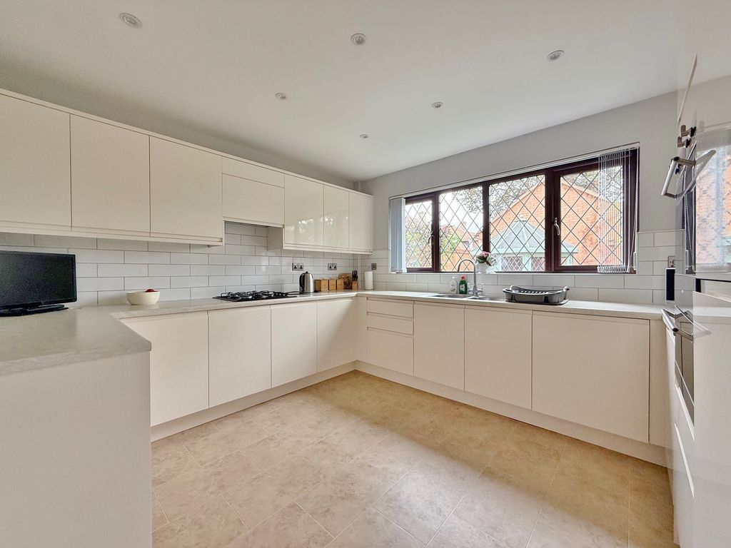 Property photo 2 of 26