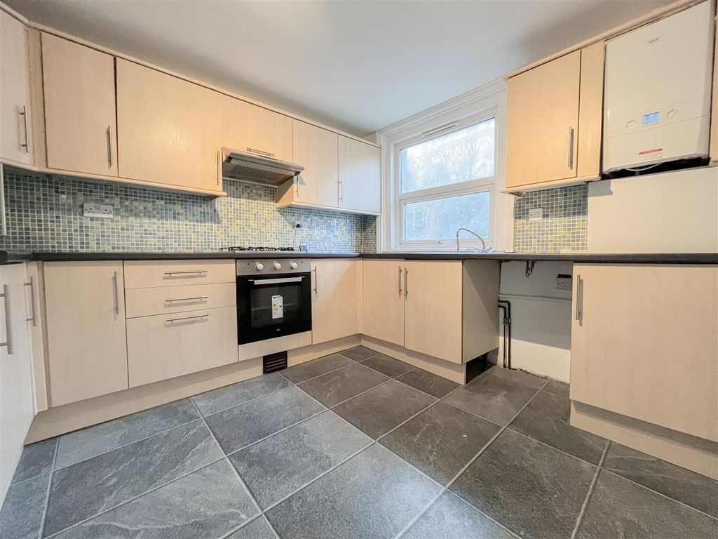 Property photo 3 of 14 Kitchen