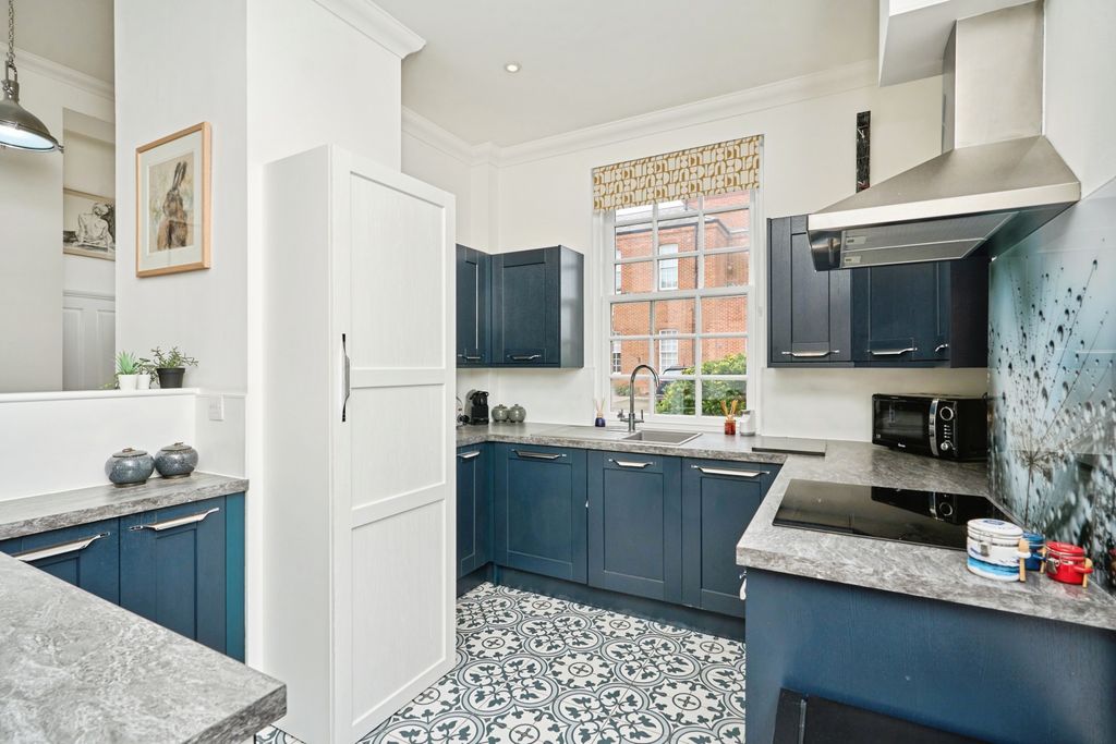 Property photo 3 of 13 Kitchen