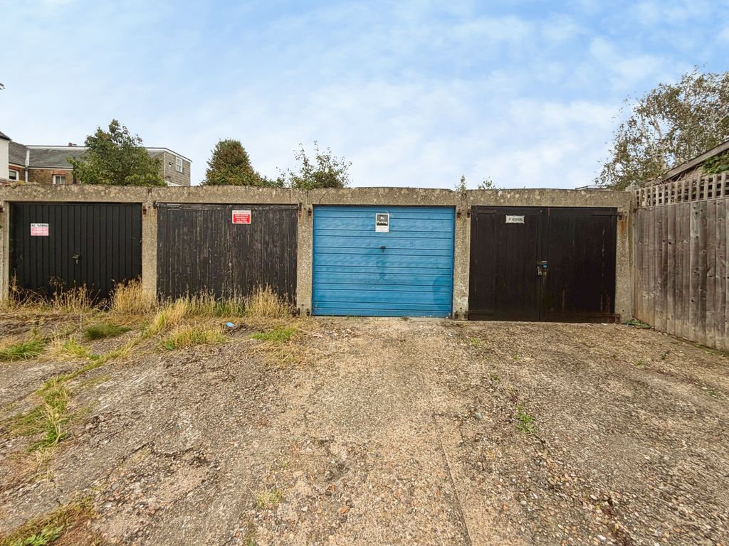 Property photo 3 of 5