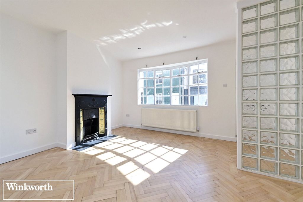 Property photo 2 of 12 Picture No. 23