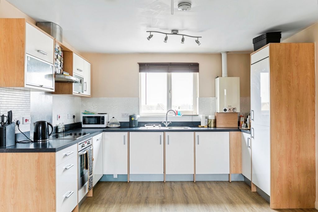 Property photo 2 of 12 Pbox-Img.Jpg