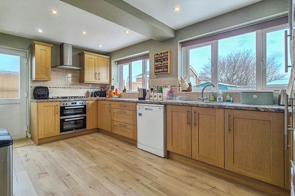 Property photo 2 of 20 Pbox-Img.Jpg