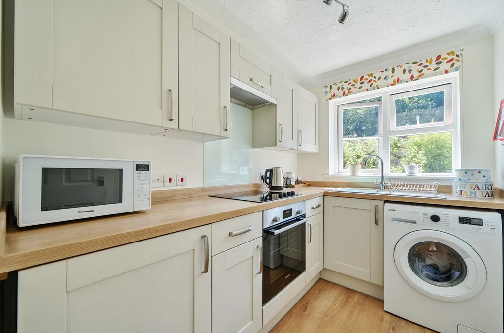 Property photo 2 of 18 1313306-18-687A5c...
