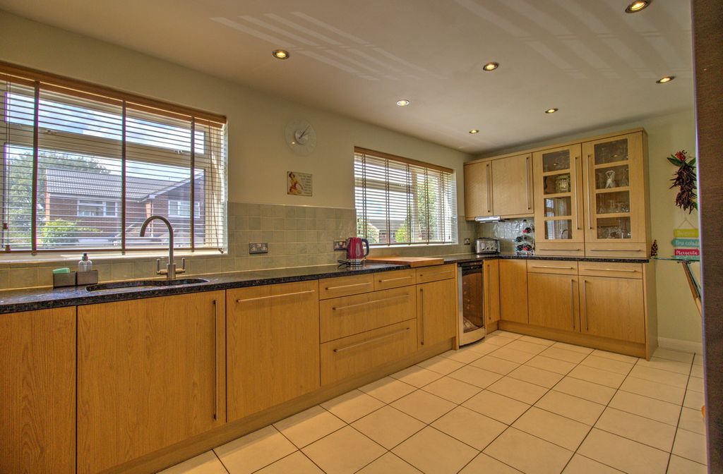 Property photo 3 of 24