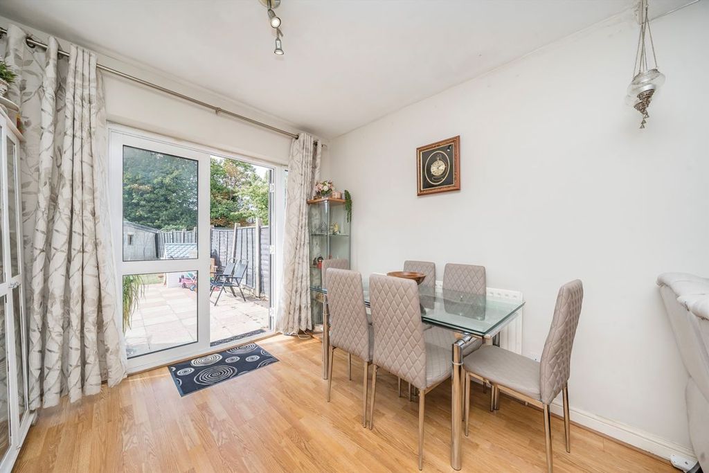 Property photo 3 of 7