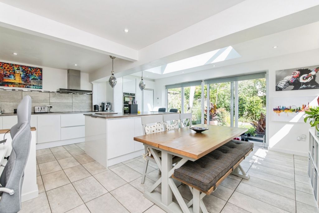 Property photo 2 of 19 Pbox-Img.Jpg