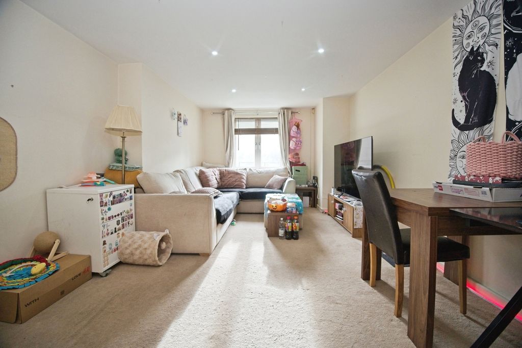 Property photo 2 of 13 Living/Dining Area