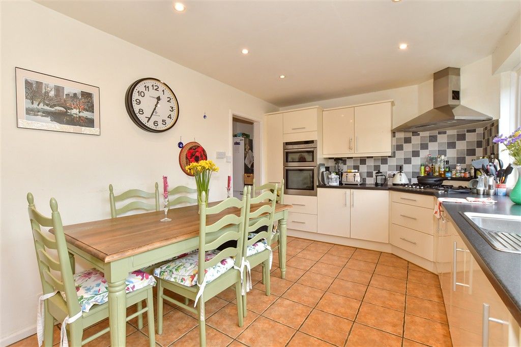 Property photo 2 of 8 Kitchen/Dining Room