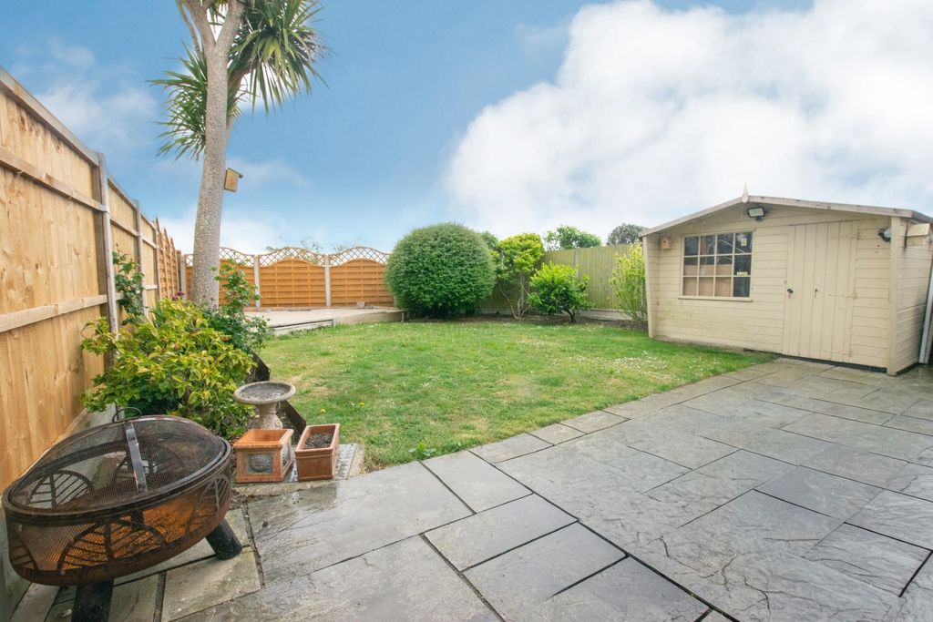 Property photo 3 of 22 7Ff93Aeb-3A54-421E-B44D-702Dfb0835C1