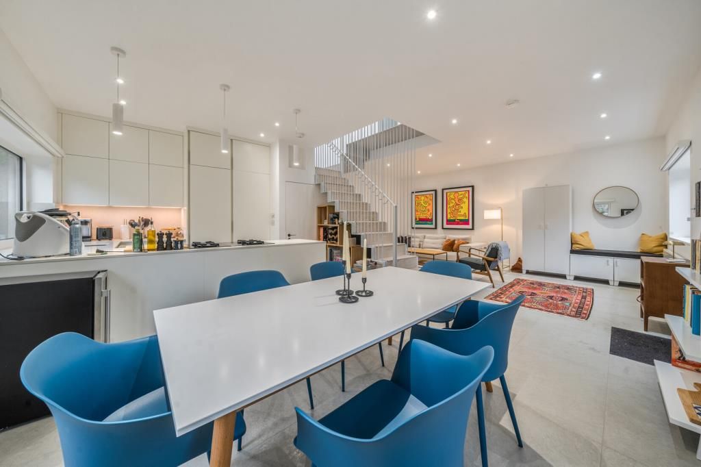 Property photo 2 of 18 Reception Room/Dining Area