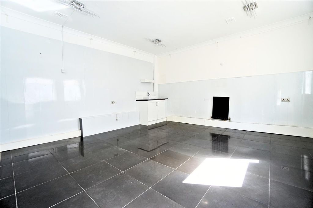 Property photo 3 of 9 Room Three