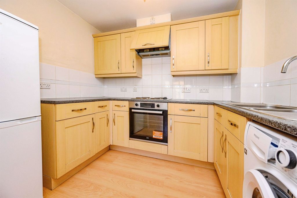 Property photo 3 of 14