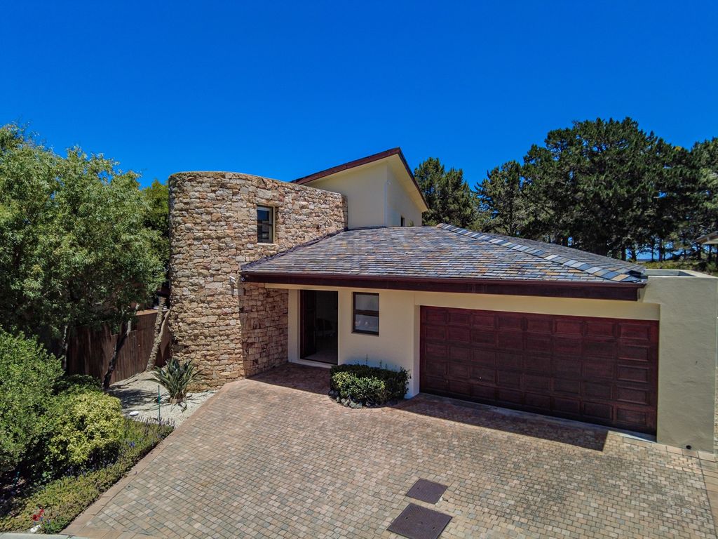 Property photo 2 of 32