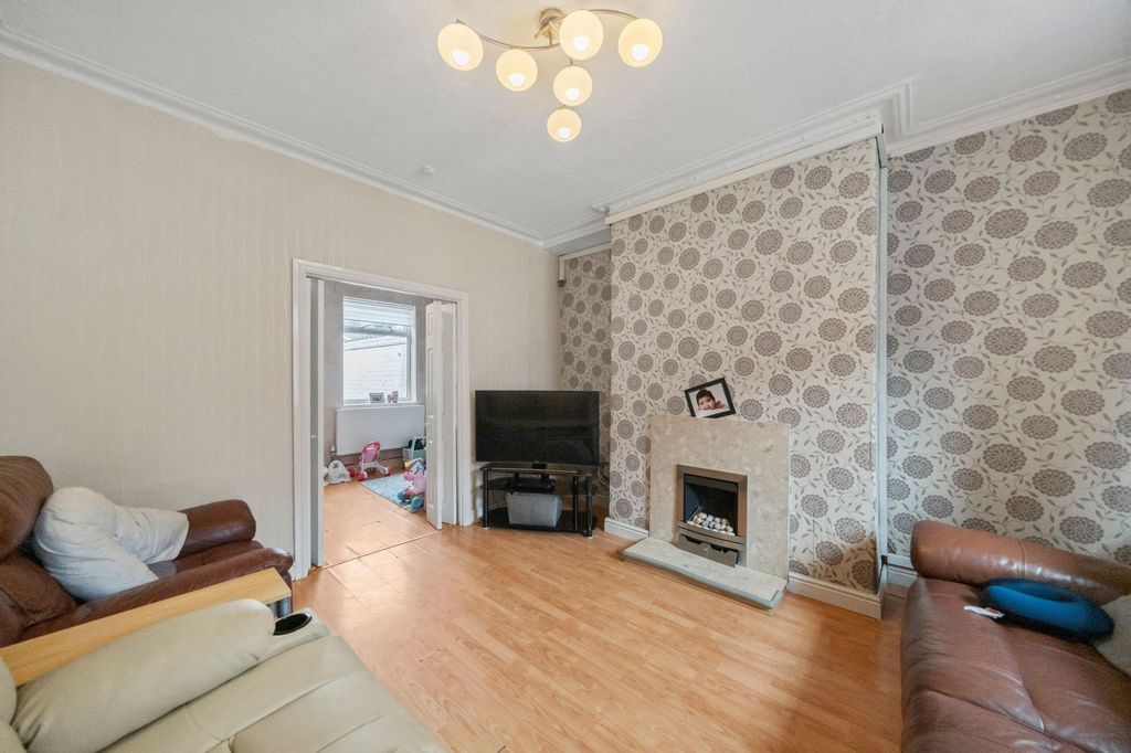Property photo 3 of 17