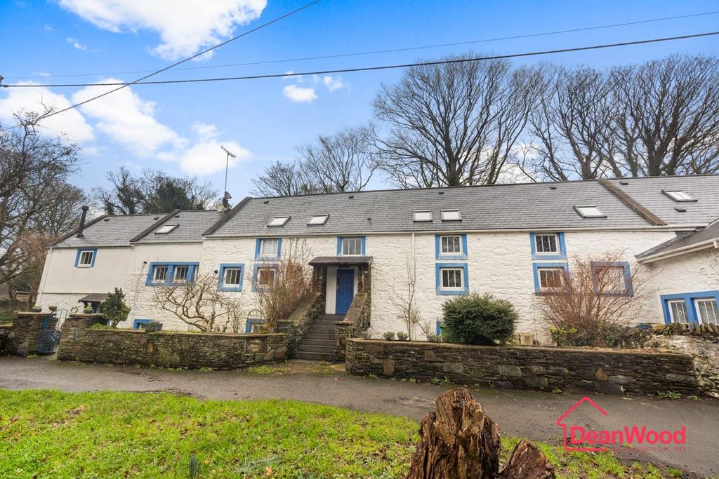 Property photo 3 of 33 3.Jpg