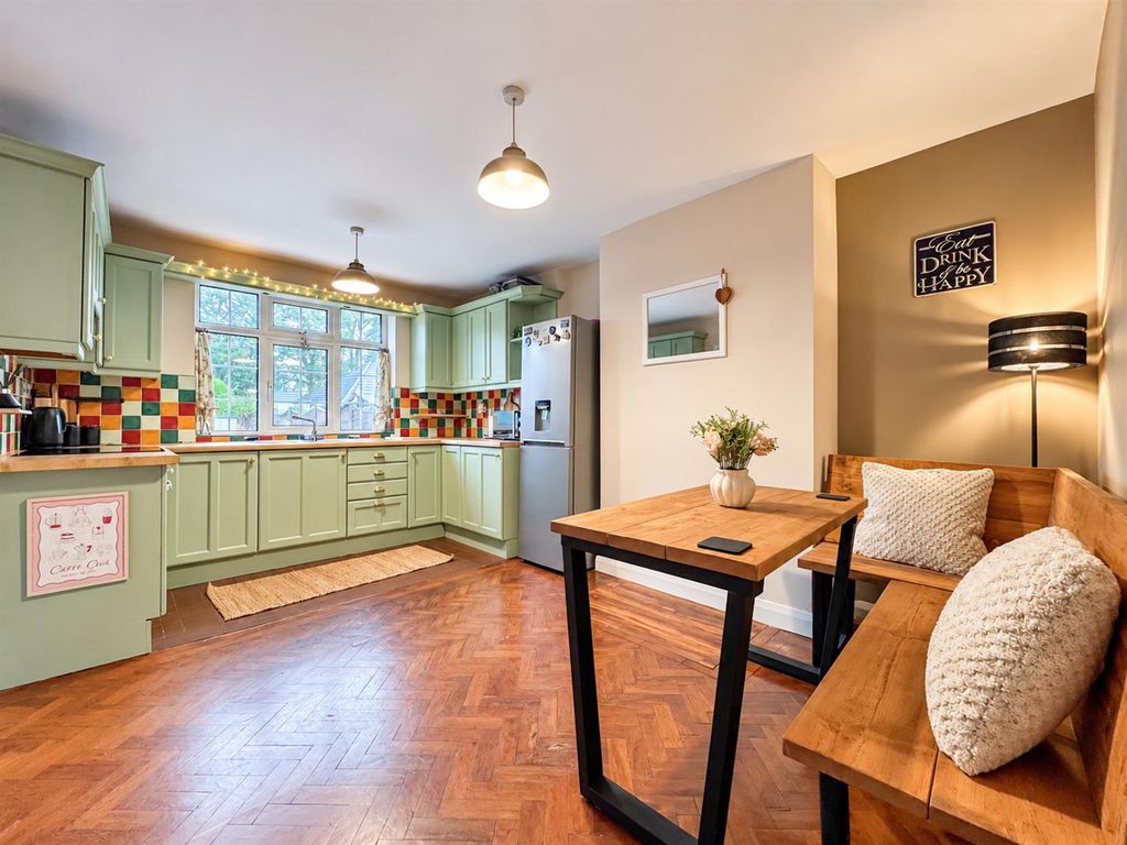 Property photo 3 of 20 Kitchen Diner