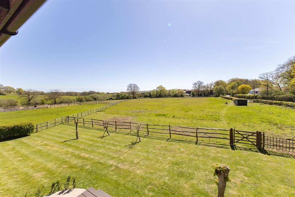 Property photo 3 of 28 Farmplace(7).Jpg