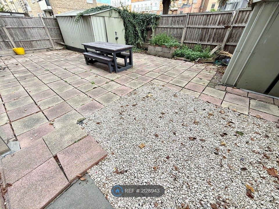 Property photo 3 of 10 Private Garden