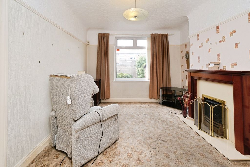 Property photo 3 of 15 Pbox-Img.Jpg