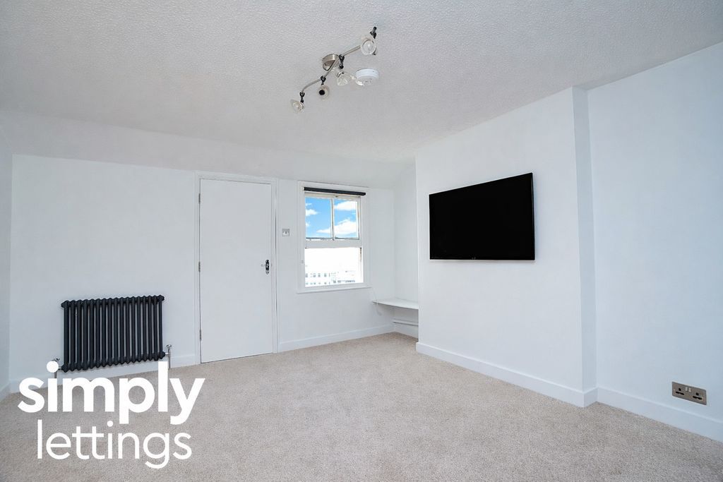 Property photo 2 of 12 Photo 2