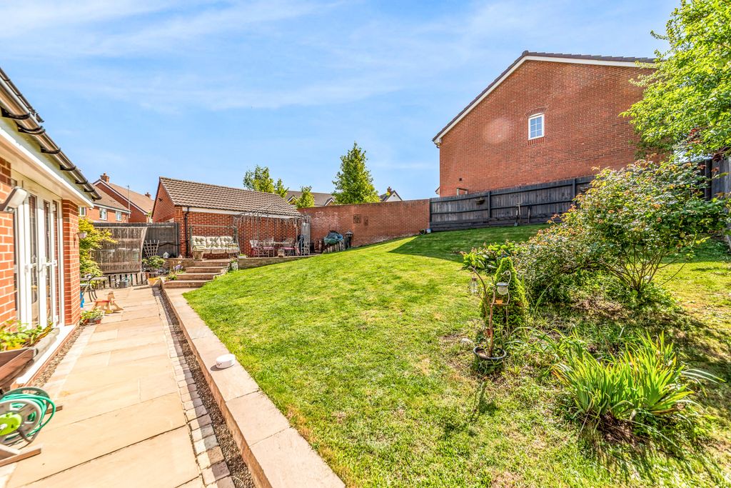 Additional image 21 of 5 bed detached house for saleJonagold Place, Evesham WR11