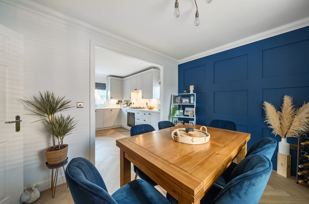 Property photo 3 of 14 138616612692ee19481547