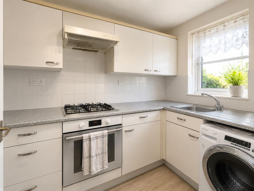 Property photo 3 of 11 9B2Ca764-8E64-444F-B5Fb-576Fb2323447.Png
