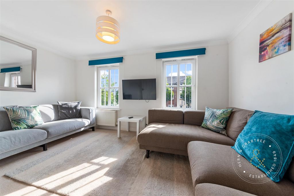 Property photo 2 of 33 Theripland-Drive-12.Jpg