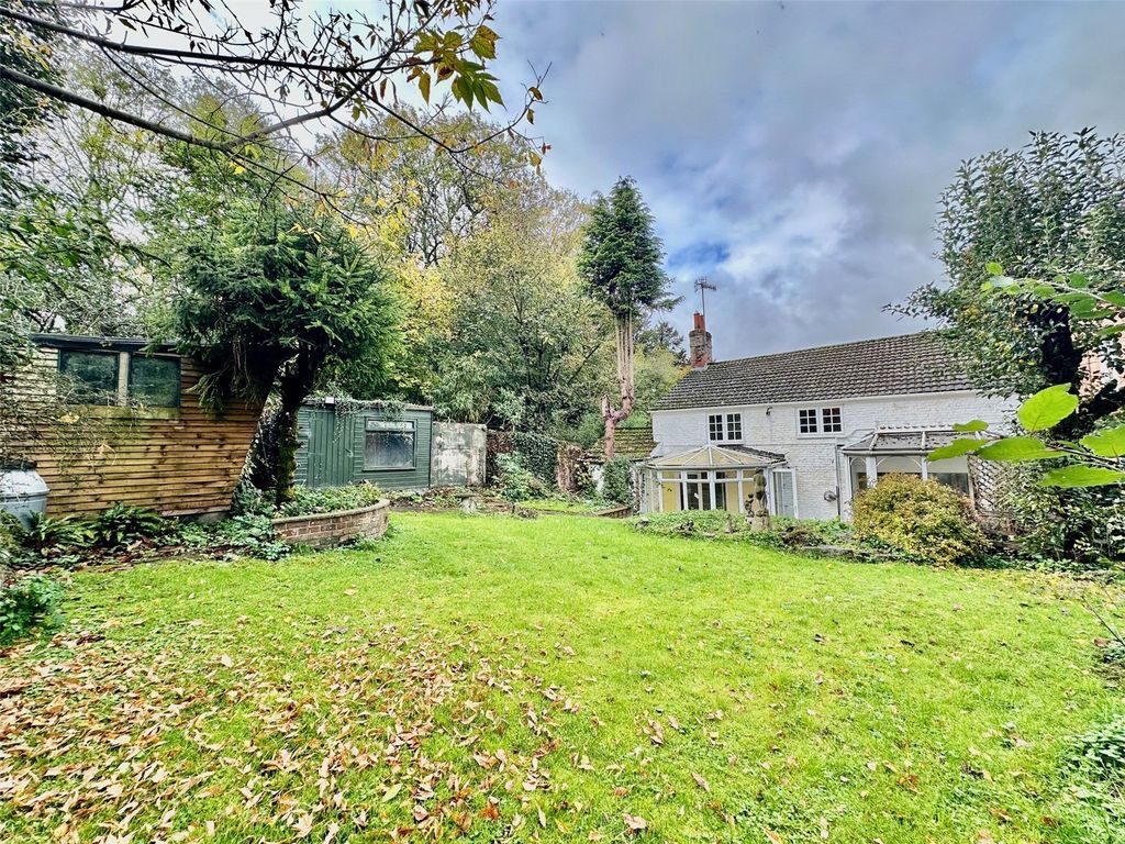 Property photo 2 of 16 Picture No. 28