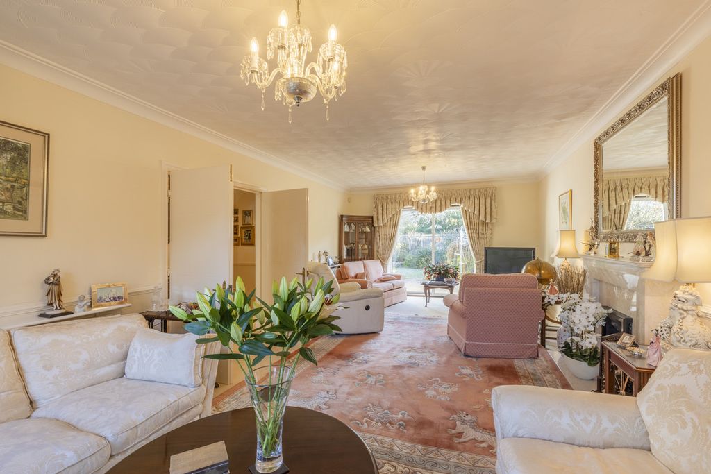 Property photo 2 of 33