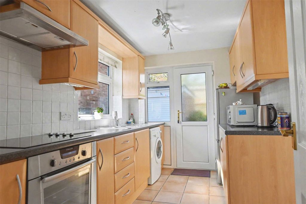 Property photo 2 of 14 Picture No. 11