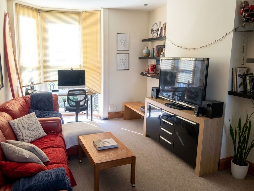 Property photo 3 of 6