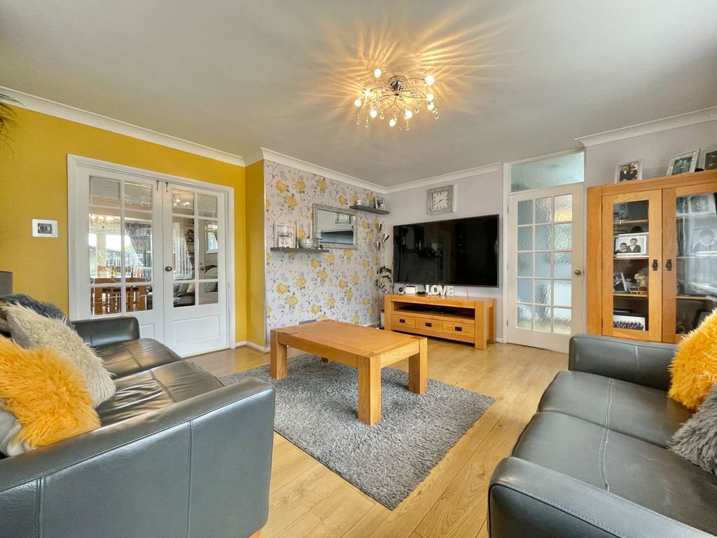 Property photo 3 of 34