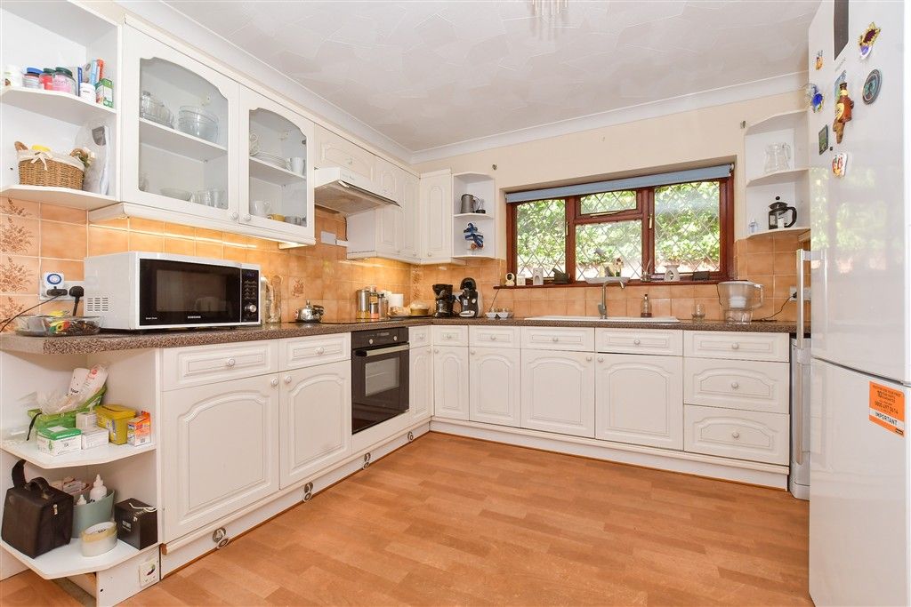 Property photo 3 of 15 Kitchen