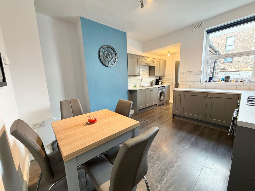 Property photo 3 of 14 Kitchen Diner