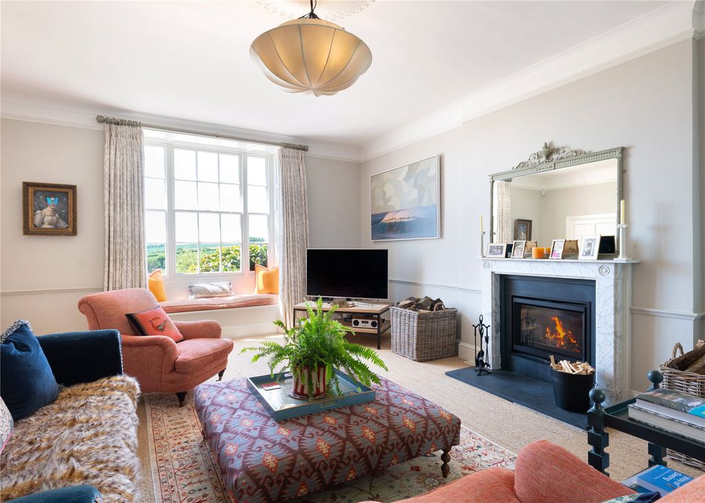Property photo 3 of 32 Drawing Room