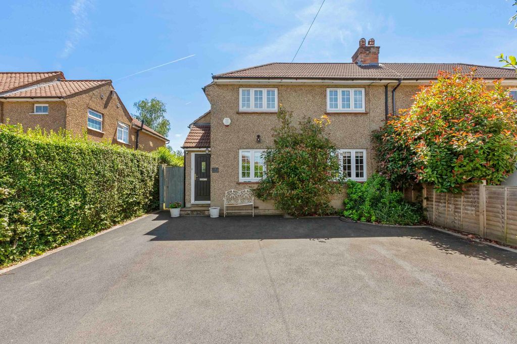 Property photo 3 of 27