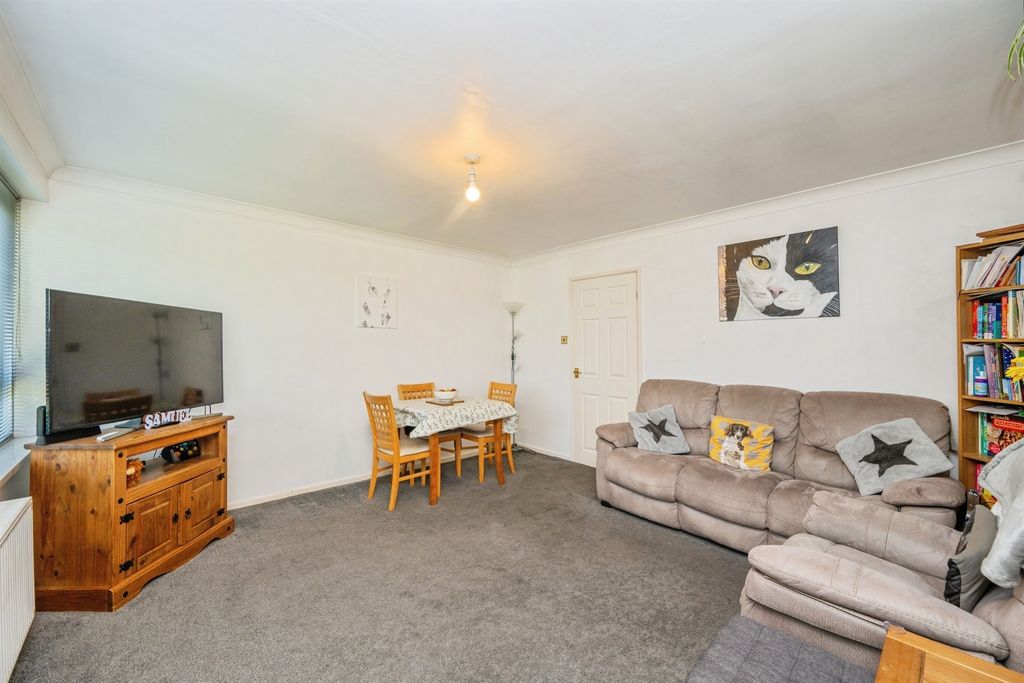 Property photo 3 of 16