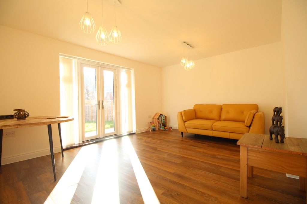 Property photo 3 of 10 Living Room