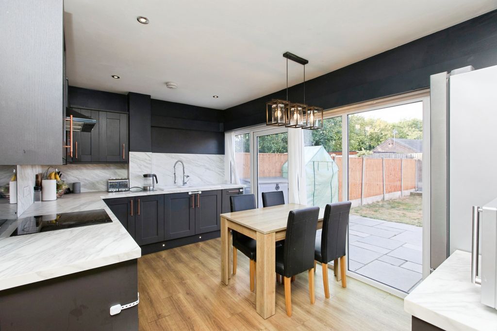 Property photo 3 of 17 Img_6576