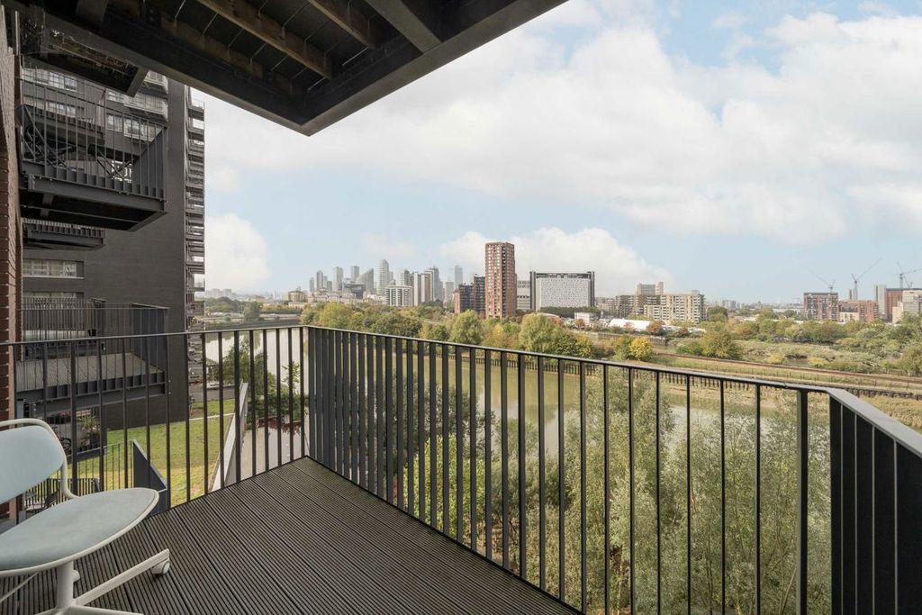 Property photo 2 of 8