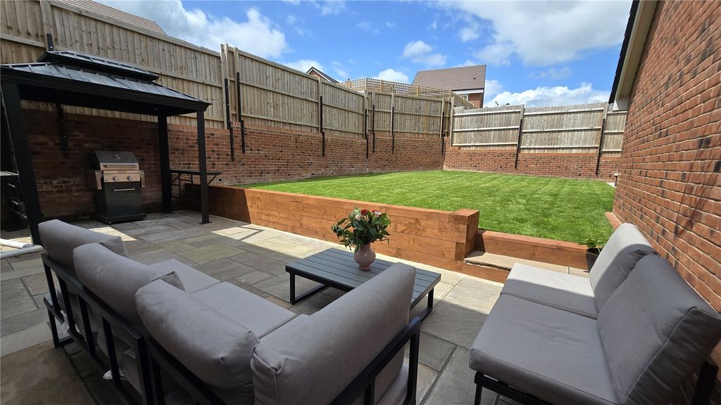 Property photo 3 of 28 Picture No. 38