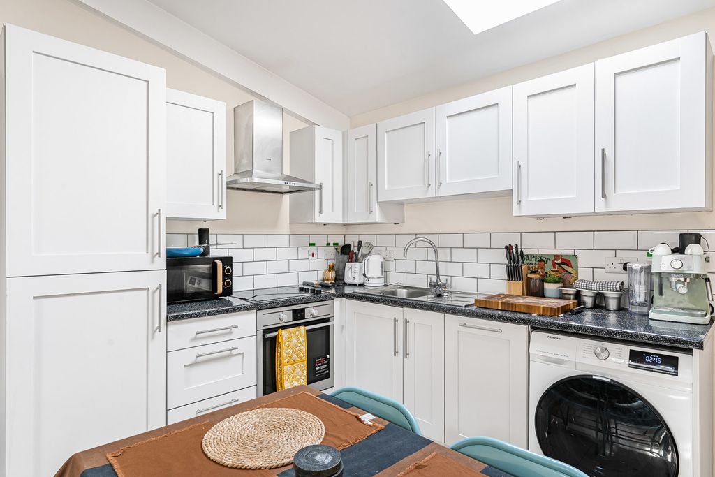 Property photo 2 of 16 Kitchen